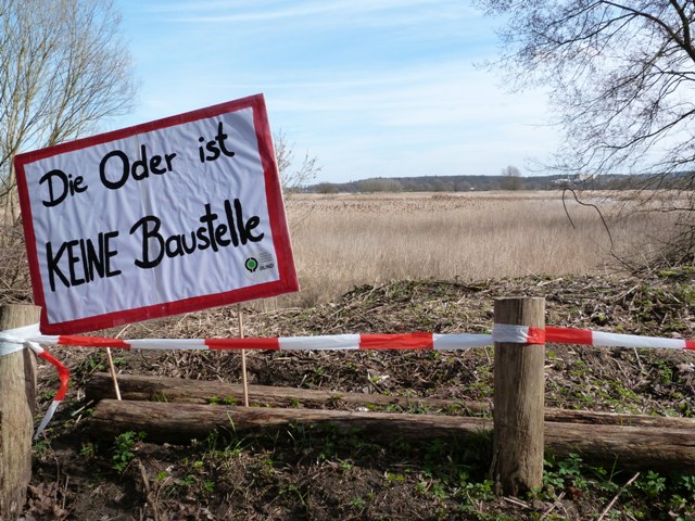 Aktion gegen den Oderausbau am 22.3.17 in Frankfurt/Oder, Foto: BUND Brandenburg