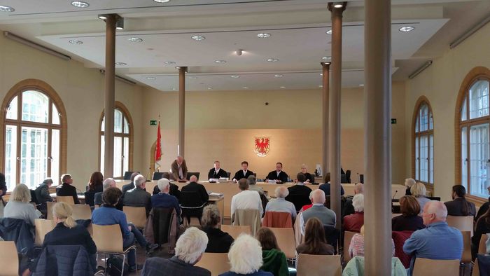 Gerichtsverhandlung Schweinemastanlage Haßleben am 16.10.2017 Verwaltungsgericht Potsdam, Foto: BUND Brandenburg